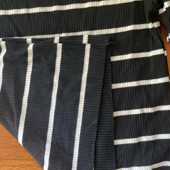 Project Social T Urban Outfitters Black White Stripe Ribbed Boat Neck T-Shirt M - Picture 5 of 5